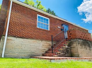 1122 S Park Dr, Fairmont, WV 26554