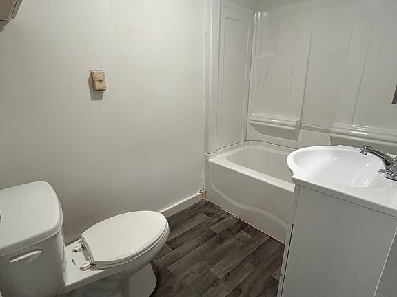 4th image of 719 Orchard St