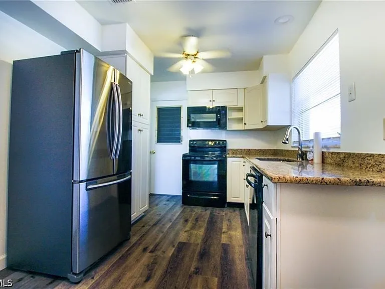 5302 Malibu Ct — Photo 6
