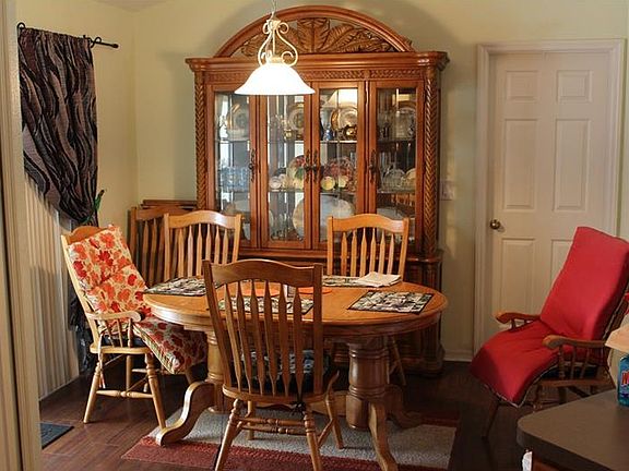 5th image of 1016 Bluegrass Dr