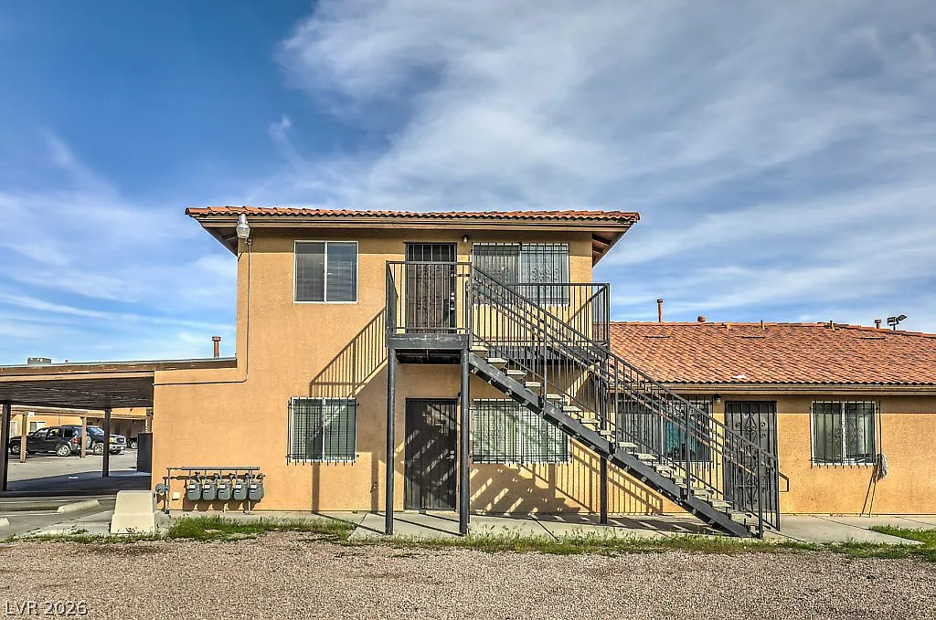 2 bed, 1.0 bath, 3168 sqft, $950 — Photo 4