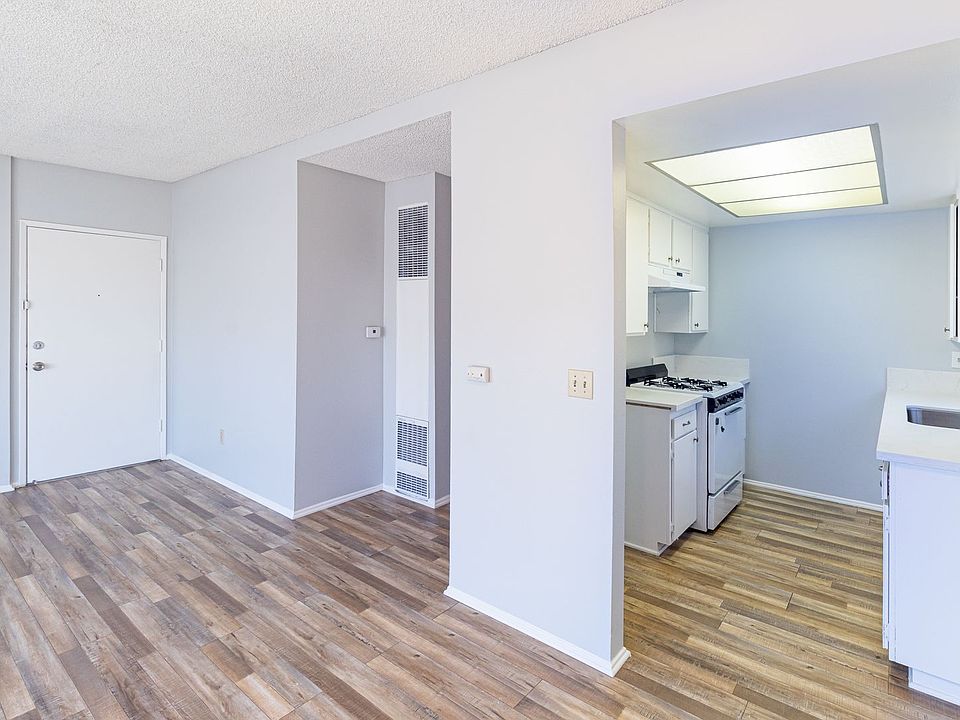 1st image of 2059 W 157th St APT 4