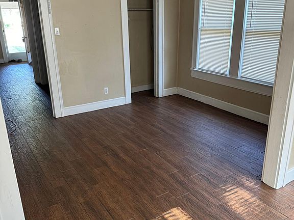 5th image of 1516 S Van Buren St APT 1