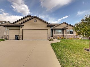 2114 Snapdragon Cir SW, Cedar Rapids, IA 52404