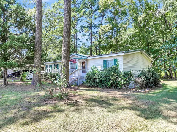 1635 Pocahontas Cir, Manning, SC 29102