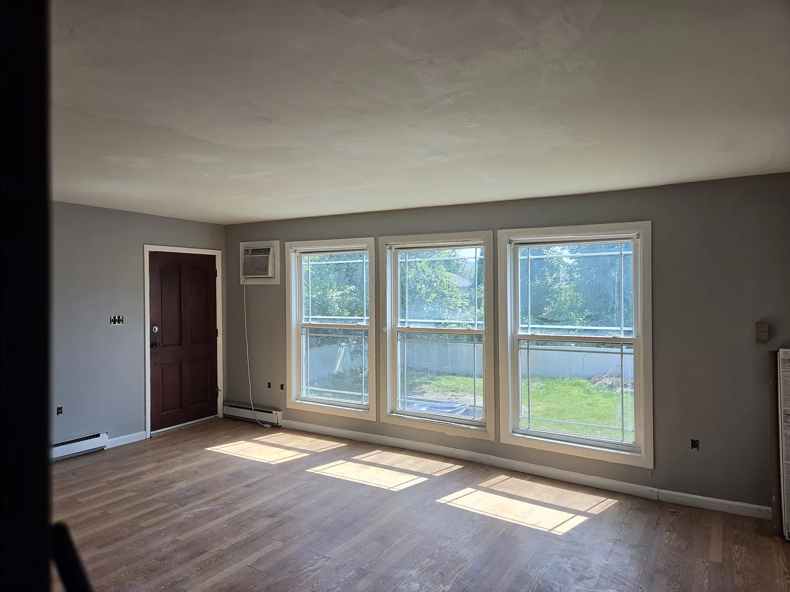 4 bed, 1400 sqft, $1,800 — Photo 4