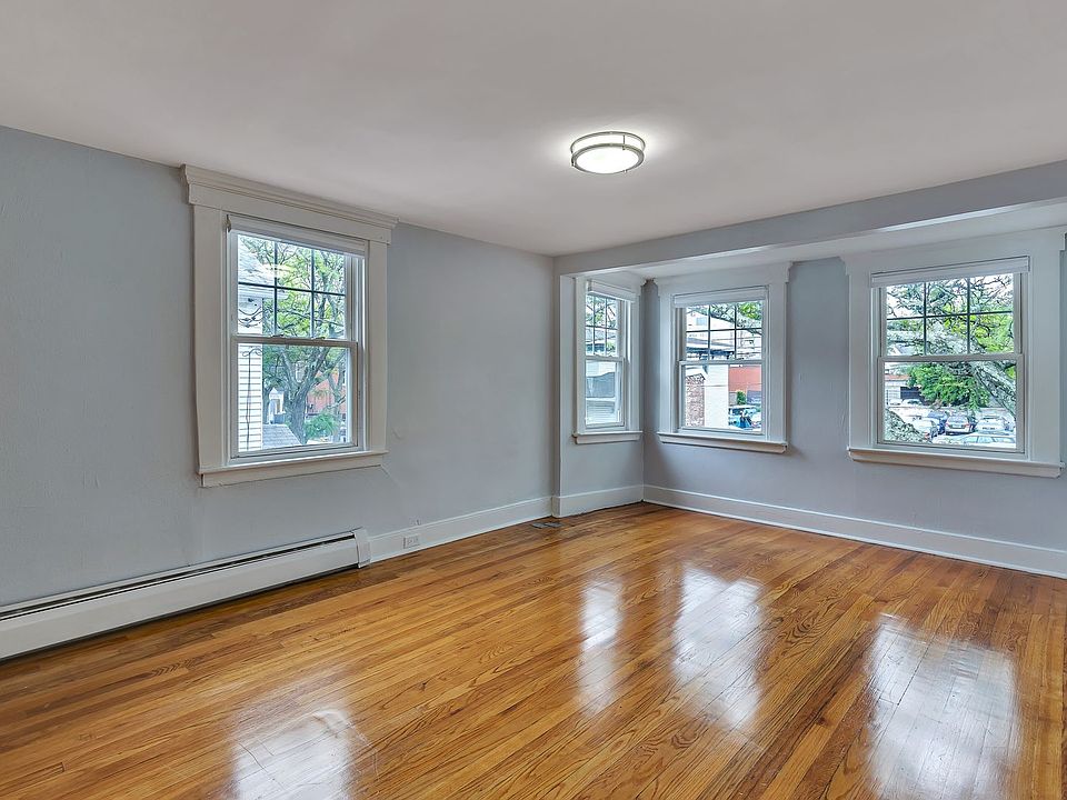 1st image of 401 Crown St House 401
