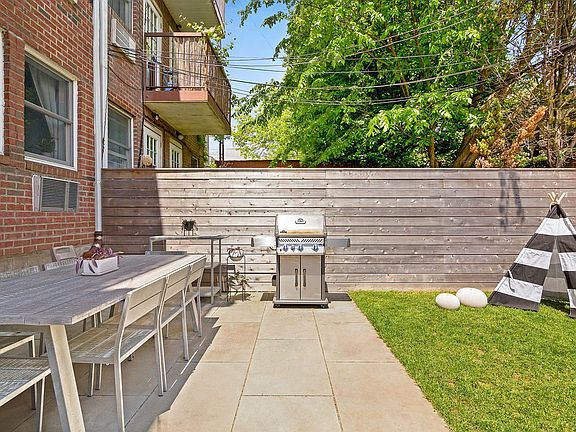 5th image of 587 17th St APT 1L