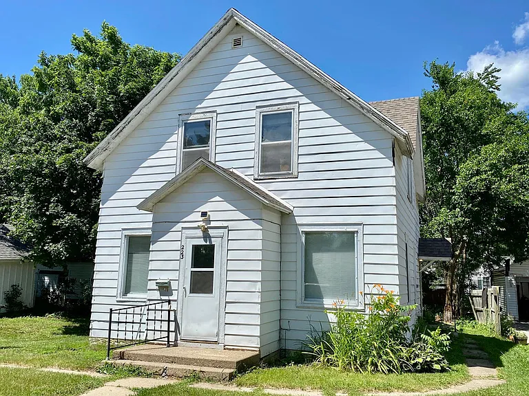 223 W Marion St