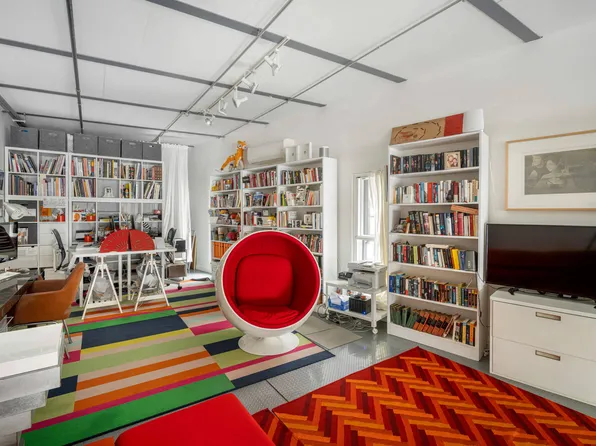 251 Montrose Avenue image 4 of 12