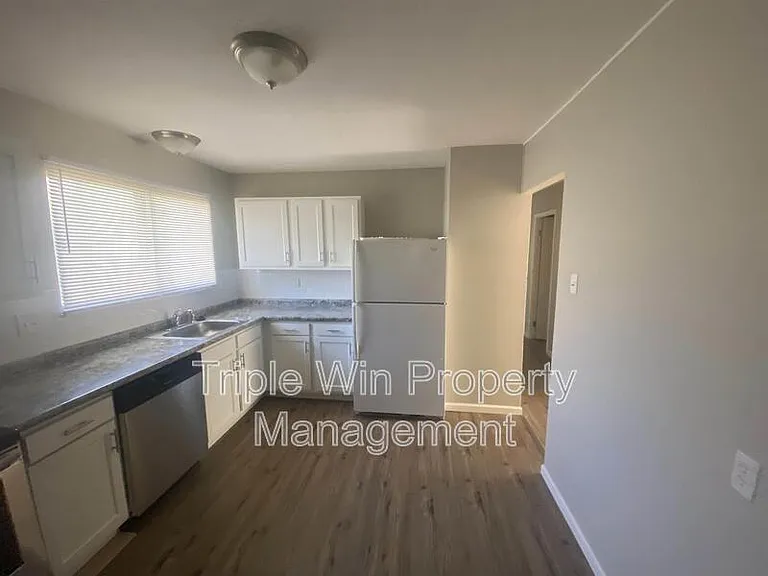 2372 Rockymont Dr — Photo 16