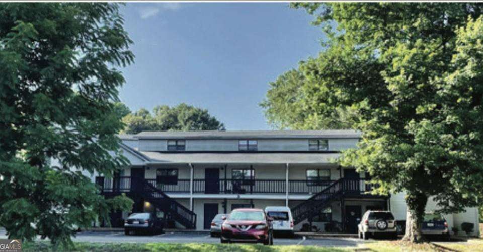 1st image of 1001 Park Hill Dr #B6