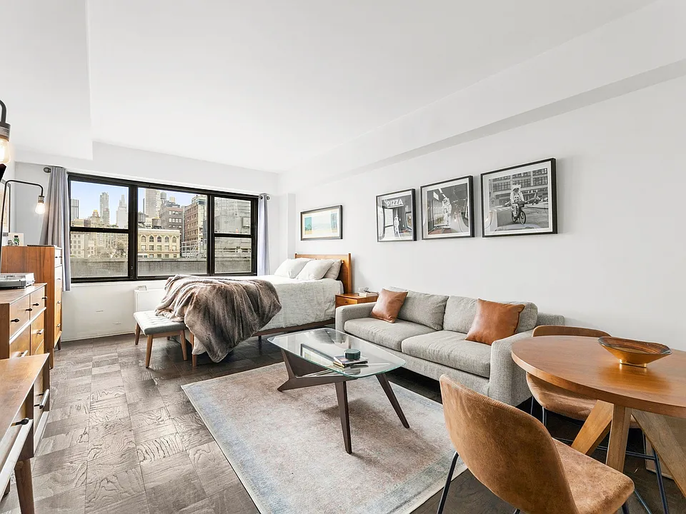 7 E 14th St #1603