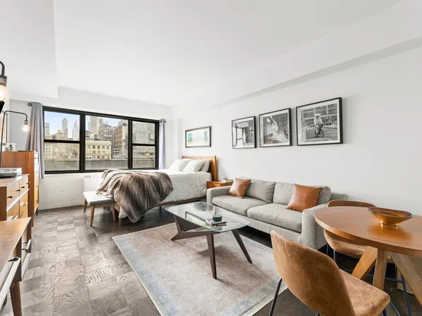 7 East 14th Street image 1 of 6