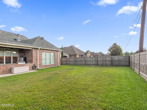 205 Barkhill Dr, Lafayette, LA 70508
