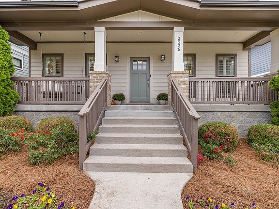 3rd image of 2528 Ashwood Ave