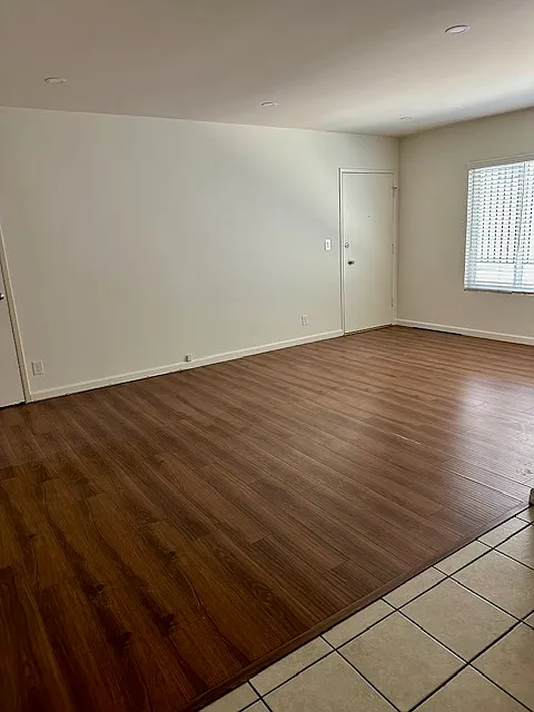 2 bed, 900 sqft, $2,700 — Photo 2
