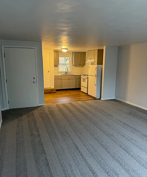 1576 Chaun Ave SE #1578 — Photo 1