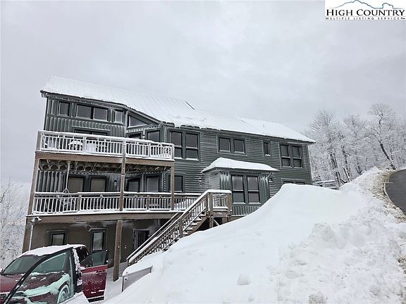 3rd image of 105 Skiloft Road