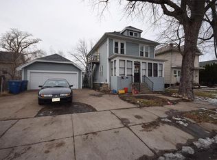 1213 Grand St, Oshkosh, WI 54901