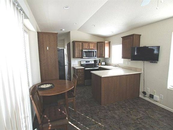 4th image of 1703 N Thornton Rd #425