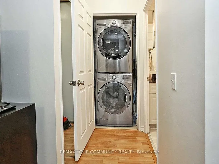 7 Bishop Ave #1606 — Photo 11