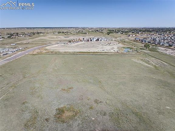 3rd image of Bent Grass Meadows Dr