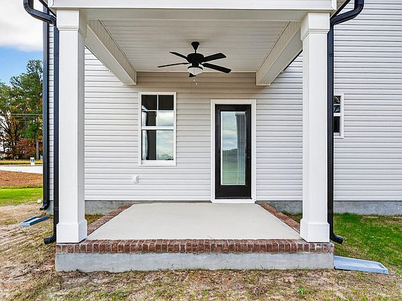 5th image of 4238 Darroch Rd