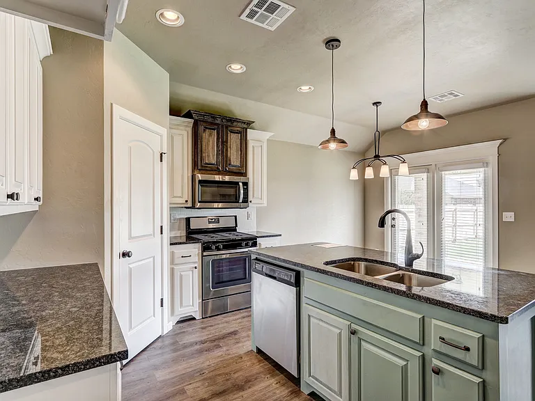 9952 SW 22nd St — Photo 30