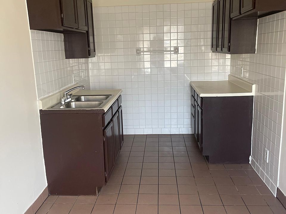 2nd image of 7908 S Prairie Ave #310