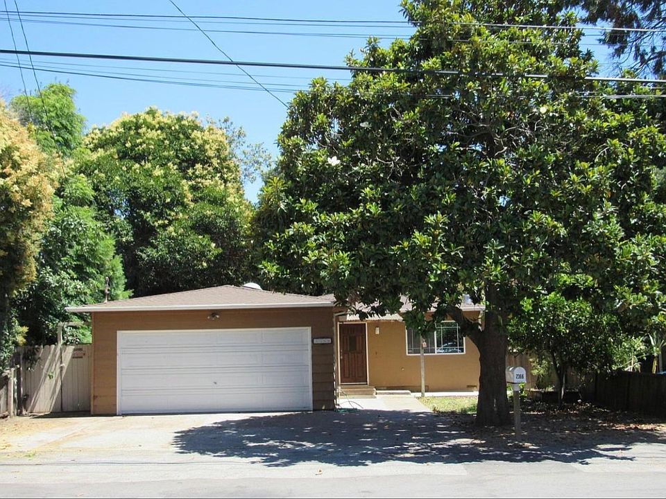 1st image of 2366 Glen Way