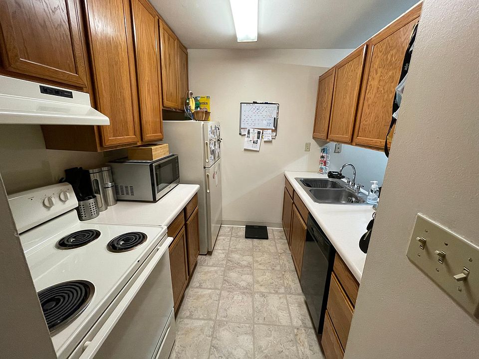 1st image of 843 Staghorn Ln APT 104