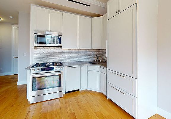 4th image of 252 W 76th St APT 9D