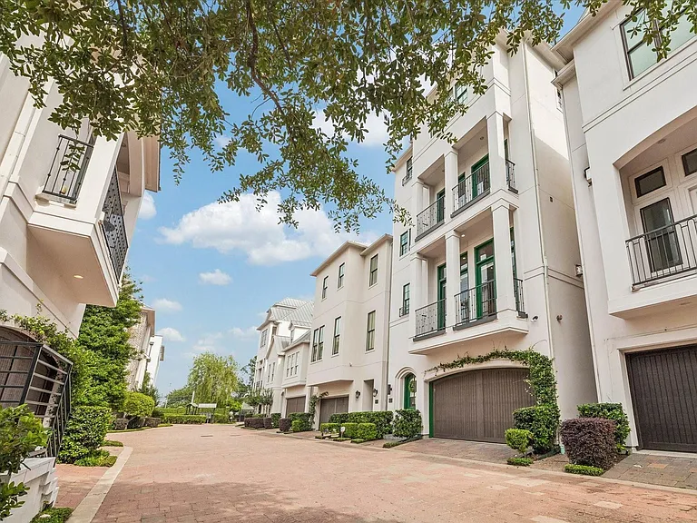 6015 Post Oak Green Ln — Photo 34