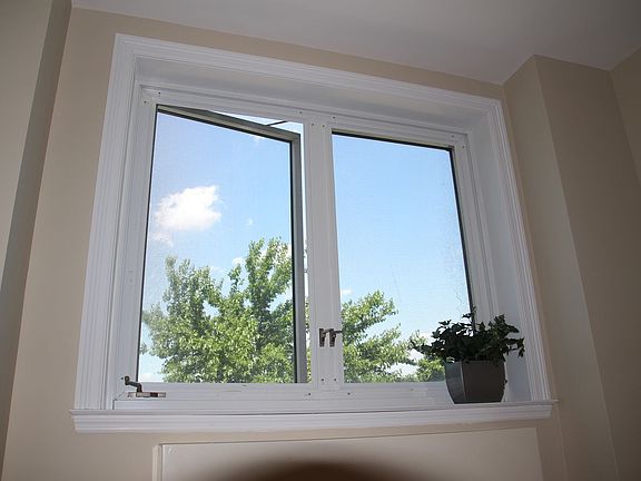 4th image of 2012 31st St APT 3G