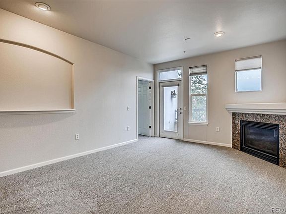 4th image of 1727 Pearl St Unit 303