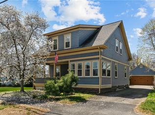 1255 Hope St, Bristol, RI 02809