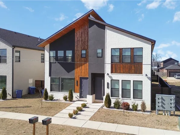 1149 NE Monroe St, Bentonville, AR 72712