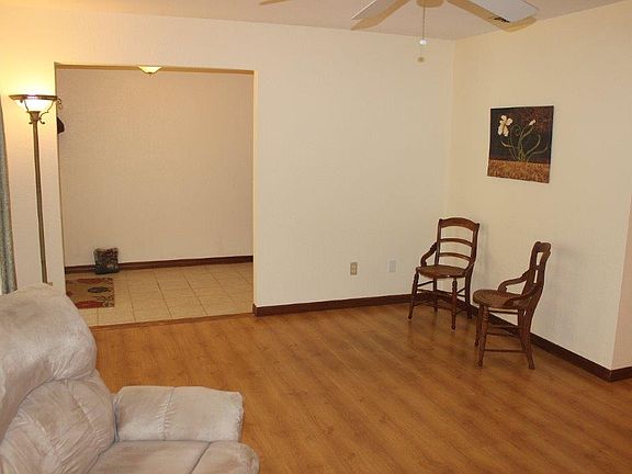 4th image of 324 Bridle Path