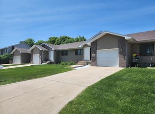 1710 Doreen St, Grand Island, NE 68803