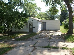 916 N State St, Aberdeen, SD 57401
