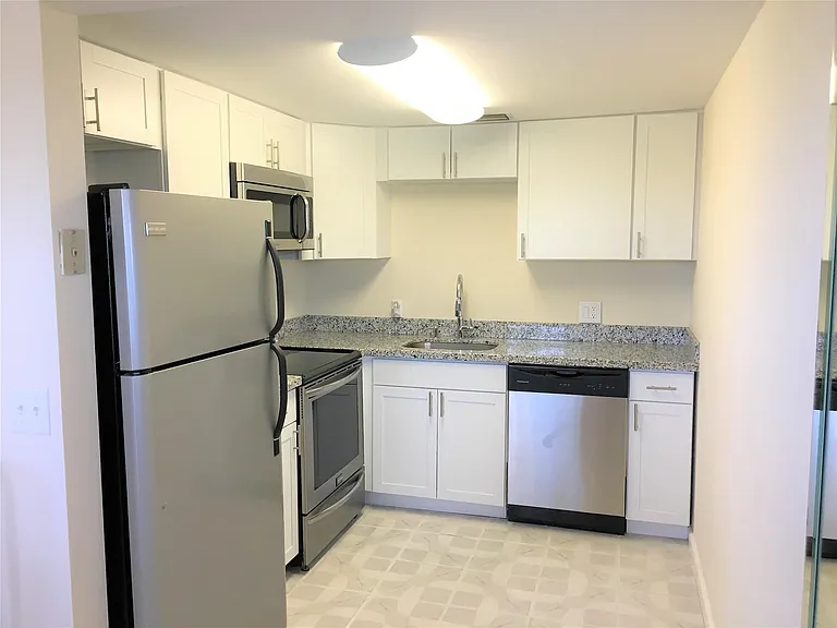 551 SW 135th Ave #405B — Photo 3