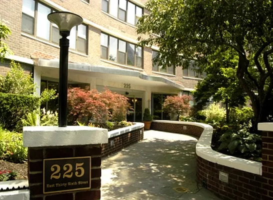 Sold by Warburg | media 20