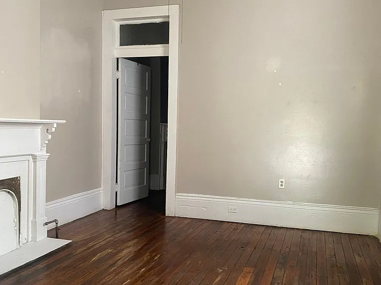 2125 Harmony St — Photo 3