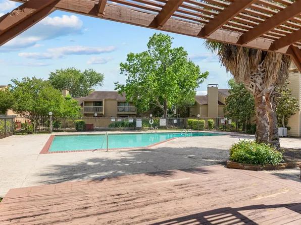 9431 Pagewood Ln, Houston, TX 77063