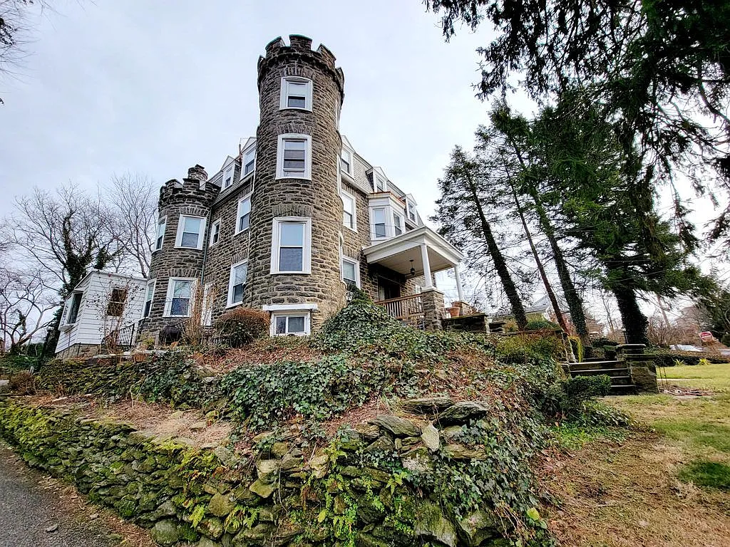 431 Valley Rd — Photo 2