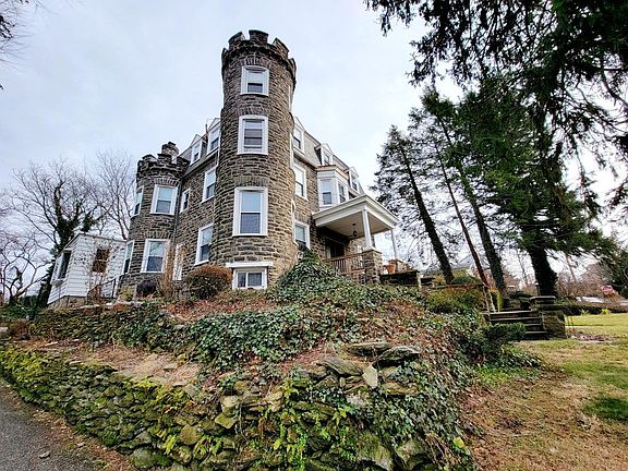 2nd image of 431 Valley Rd #B1