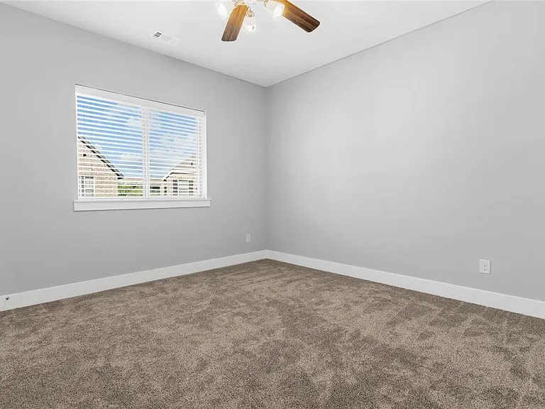 1131 Alpine Dr — Photo 24