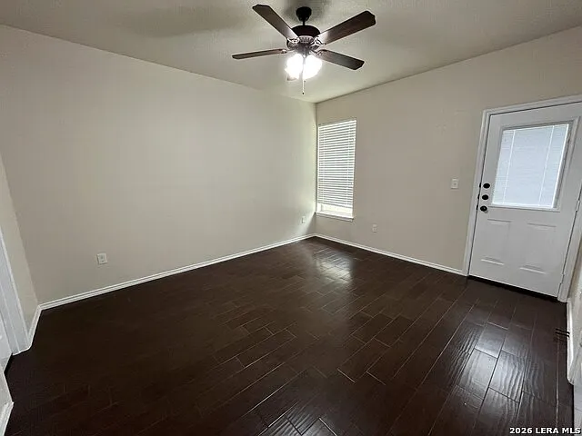 685 Creekside Cir — Photo 14