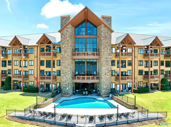 7014 Val Monte Dr, Guntersville, AL 35976
